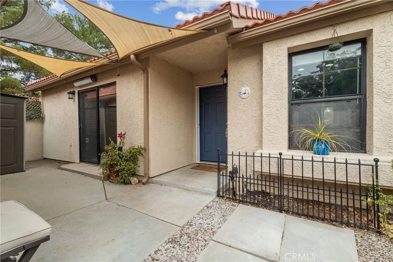 26352 Rainbow Glen