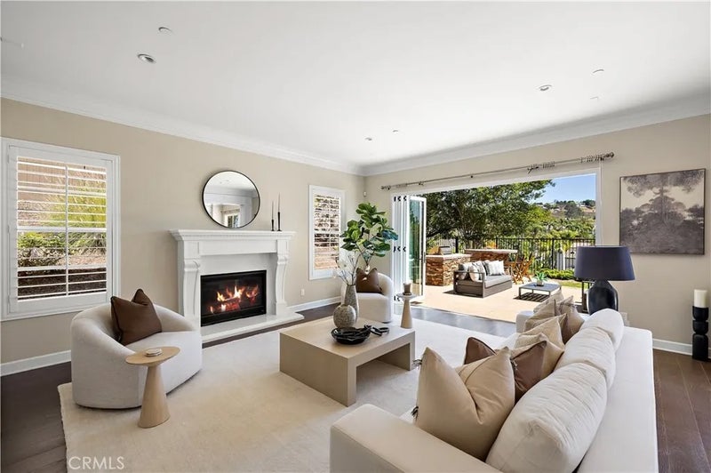 7322 Calle Pera