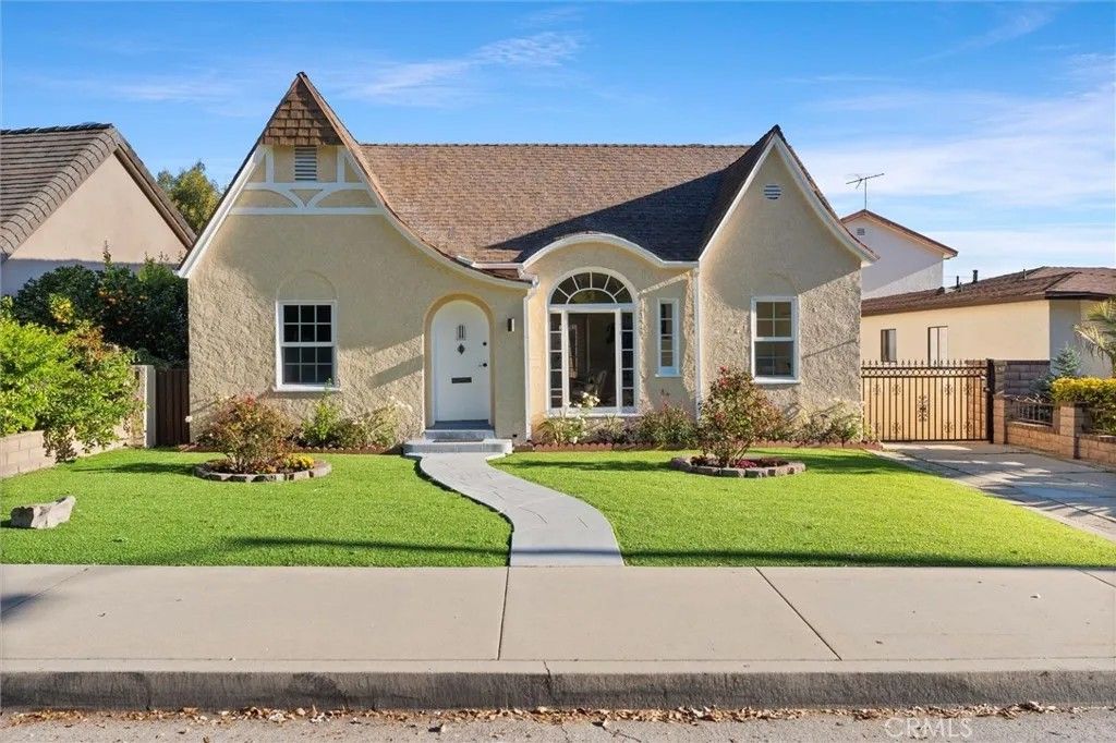 Photo of 1212 S Weymouth Ave, San Pedro, CA 90732 (MLS # PV25270676)