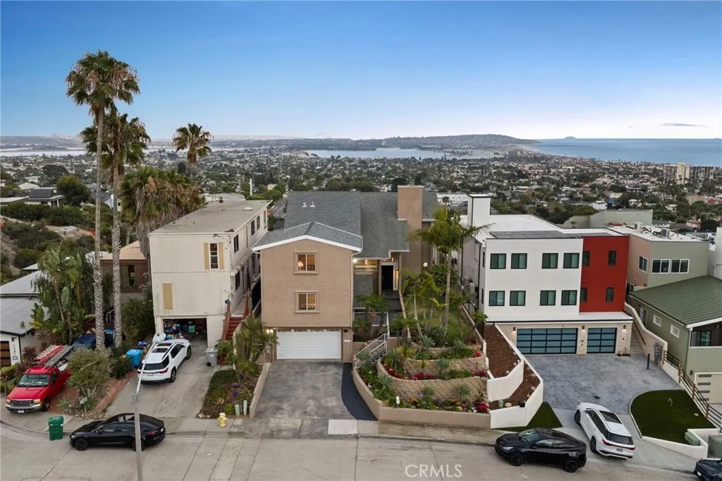 1269 Van Nuys