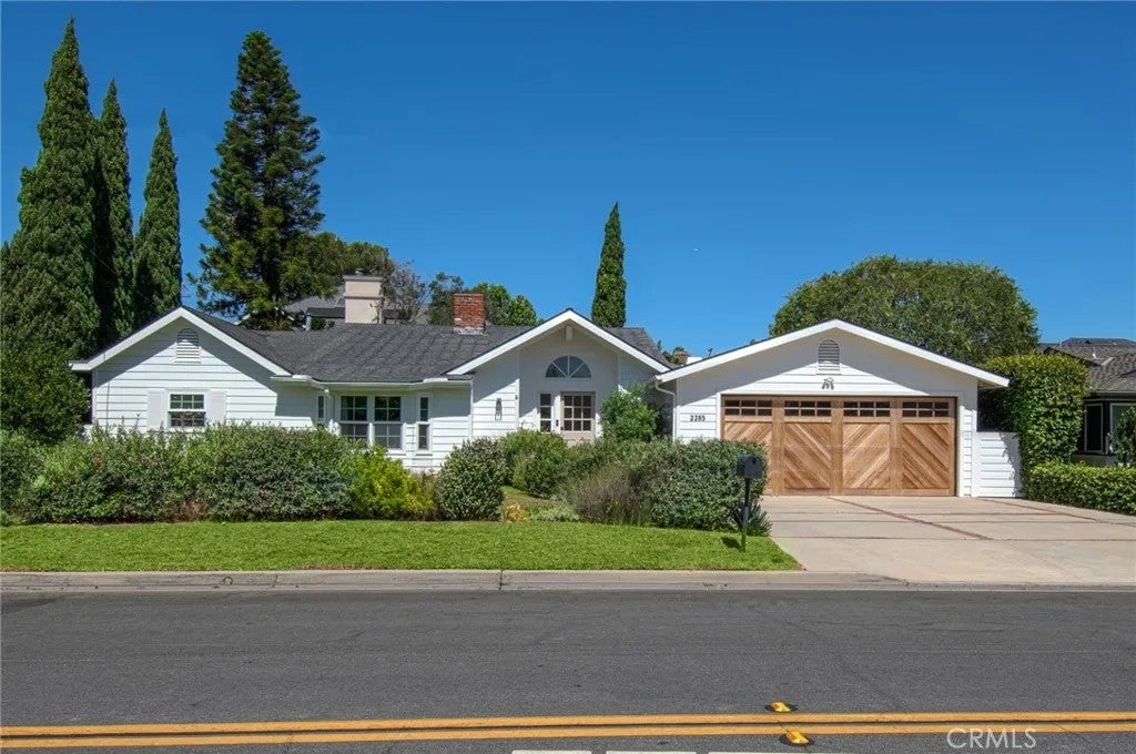 2285 Tustin Avenue