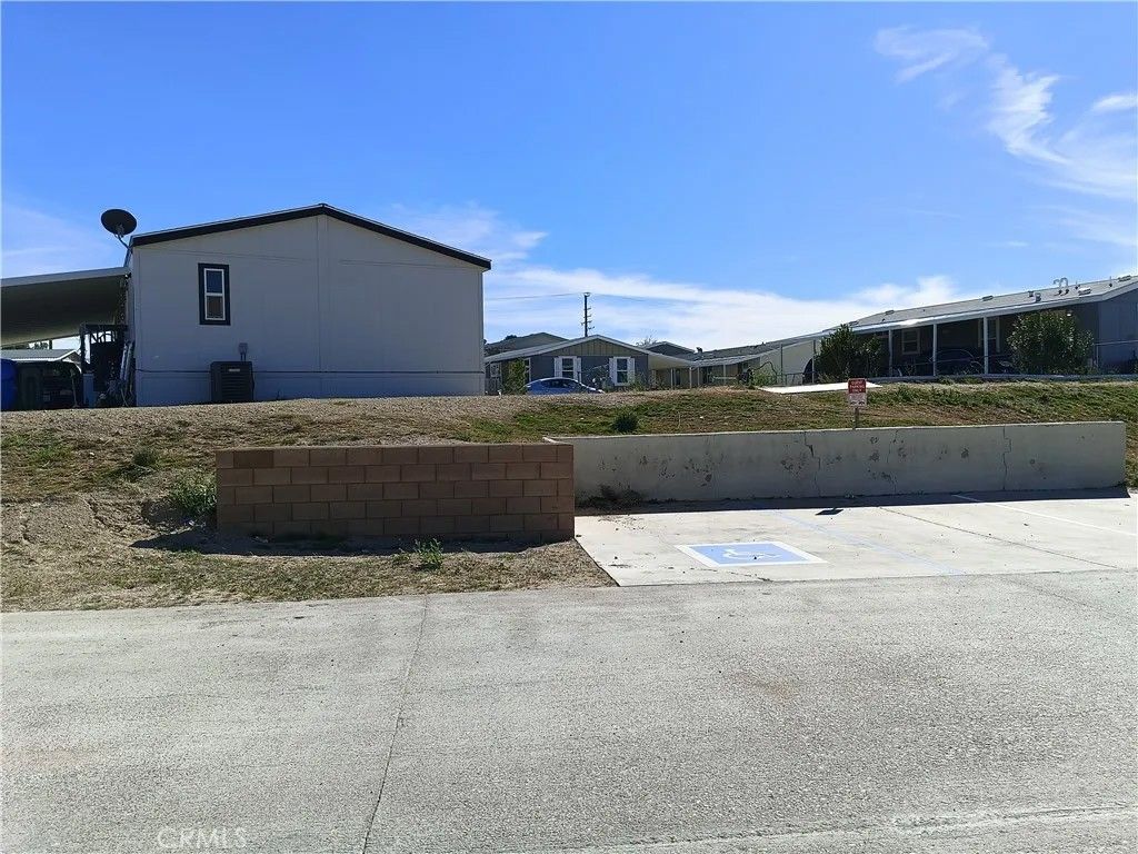 Photo of 2494 W Main St #189, Barstow, CA 92311 (MLS # HD26041115)