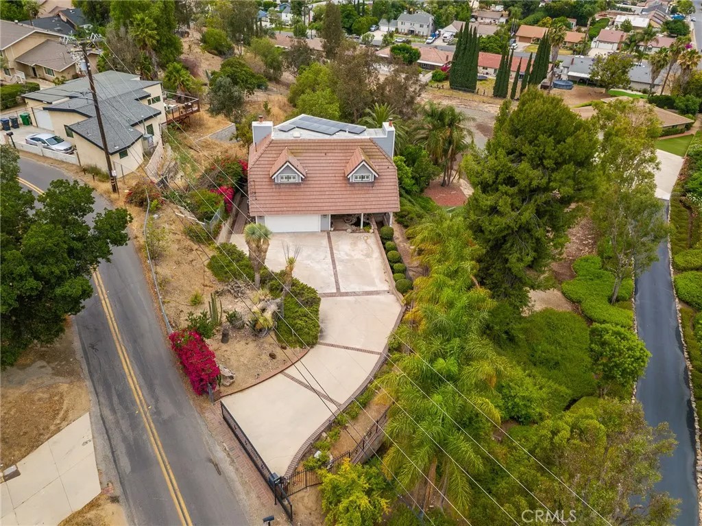 19013 Consul Ave
