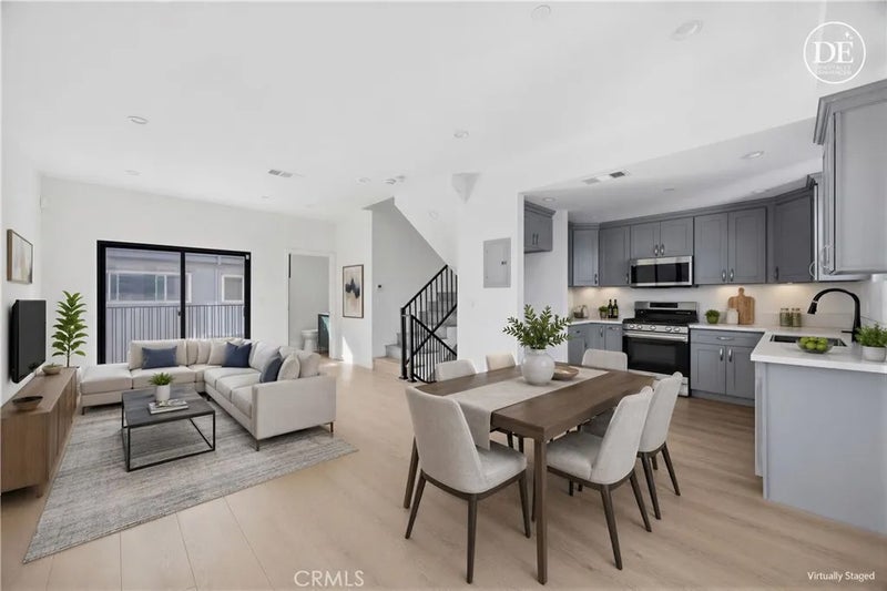 10158 Regent Street
