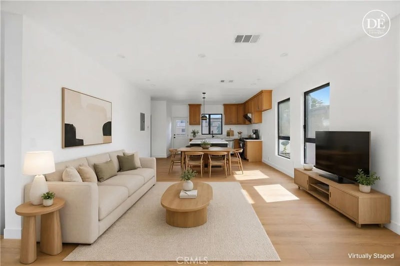 10158 Regent Street