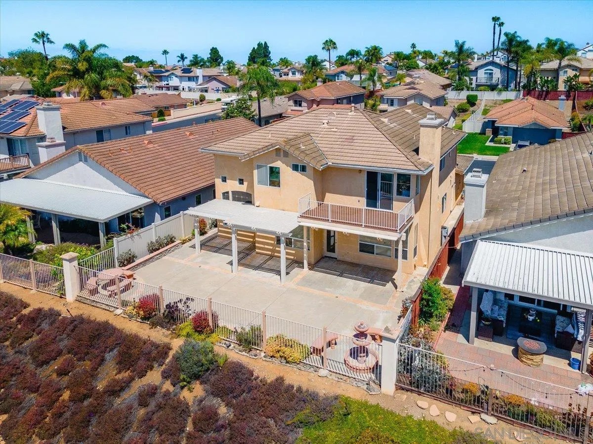 2283 Rock View Glen