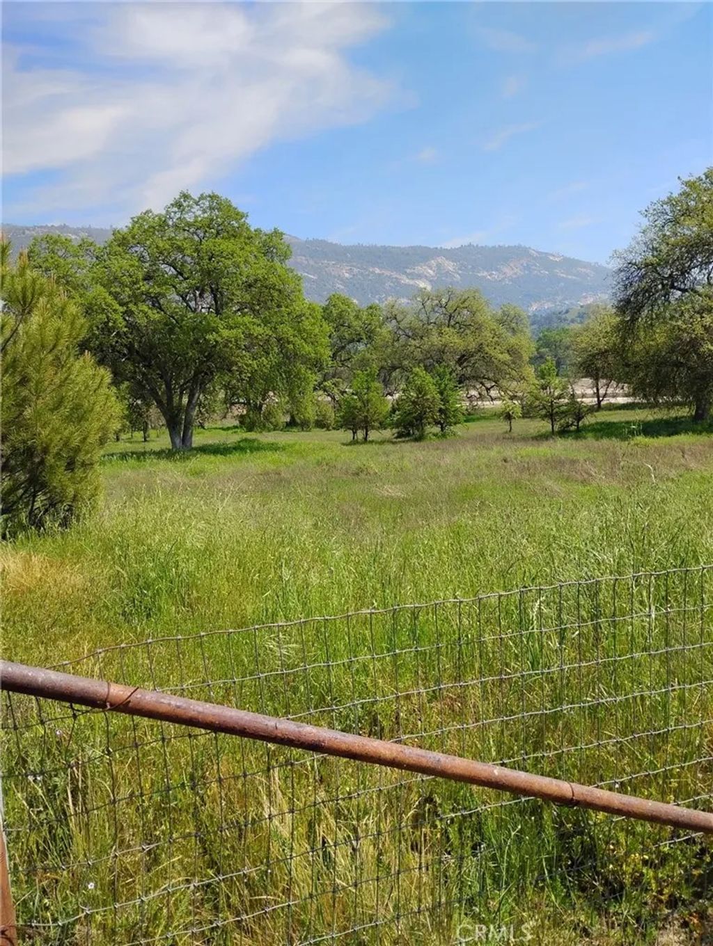 Photo of 35400 Spanish Oak RD, Auberry, CA 93602 (MLS # SW26104851)