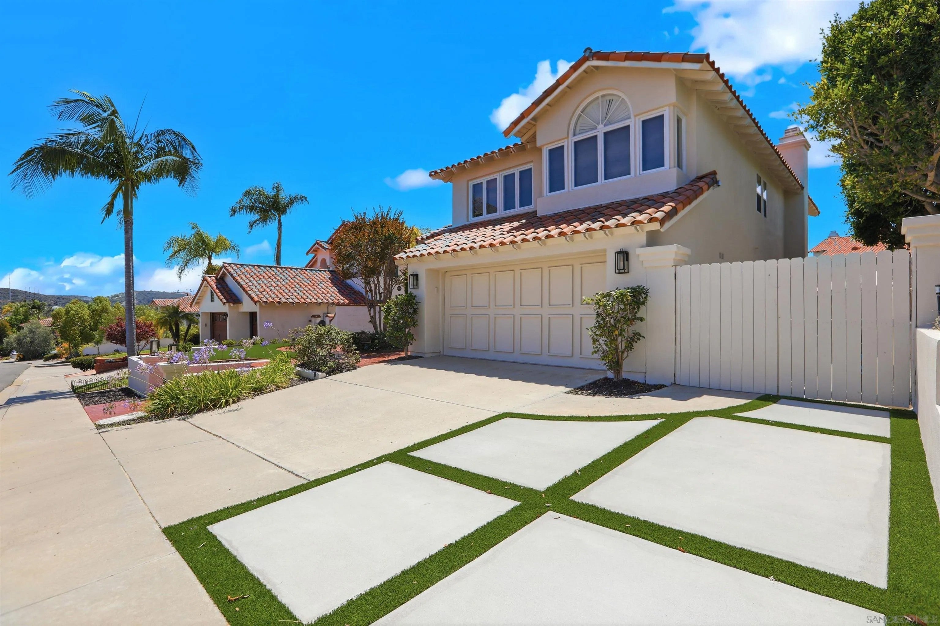 12462 Mona Lisa Street