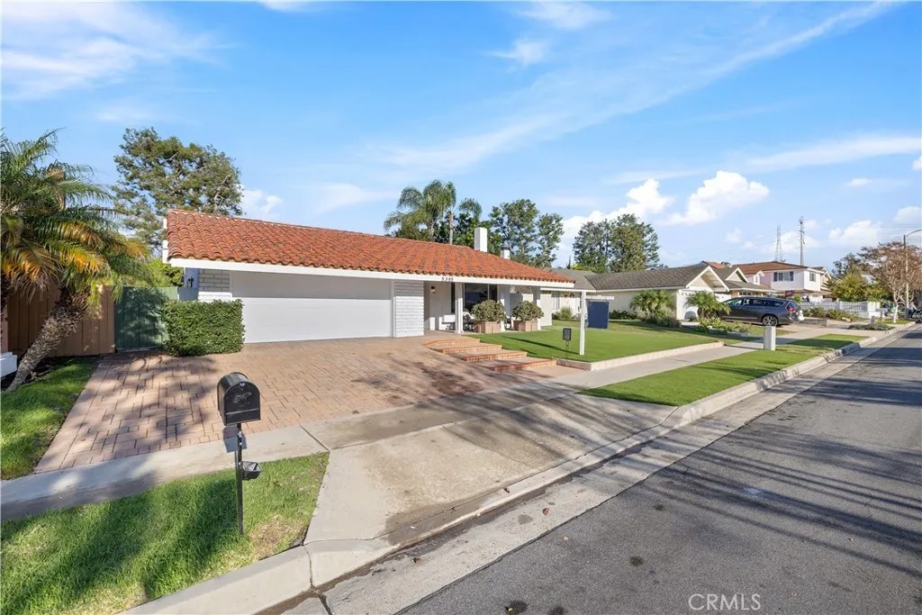 5385 Strasbourg Avenue