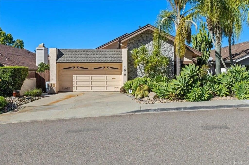 Photo of 1610 Via La Plaza, San Marcos, CA 92078 (MLS # NDP2511402)