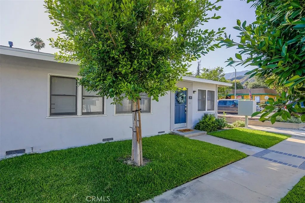 630 W Foothill