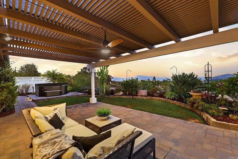 1356 Blackhawk Glen