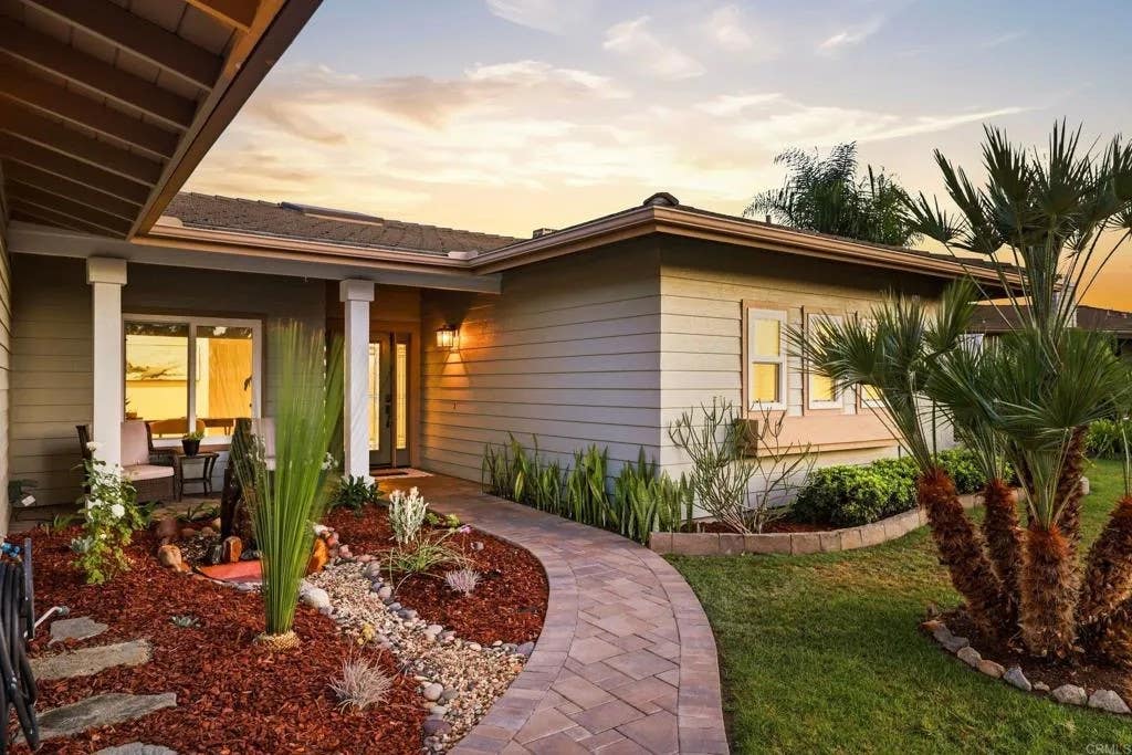 Photo of 1356 Blackhawk Glen, Escondido, CA 92029 (MLS # NDP2607410)