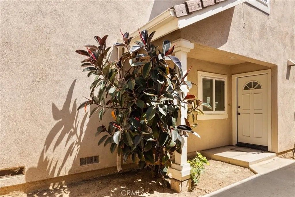 Photo of 8728 Carlton Dr, Inglewood, CA 90305 (MLS # CV26087373)