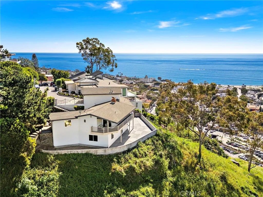 Photo of 696 Mystic View, Laguna Beach, CA 92651 (MLS # OC26074077)