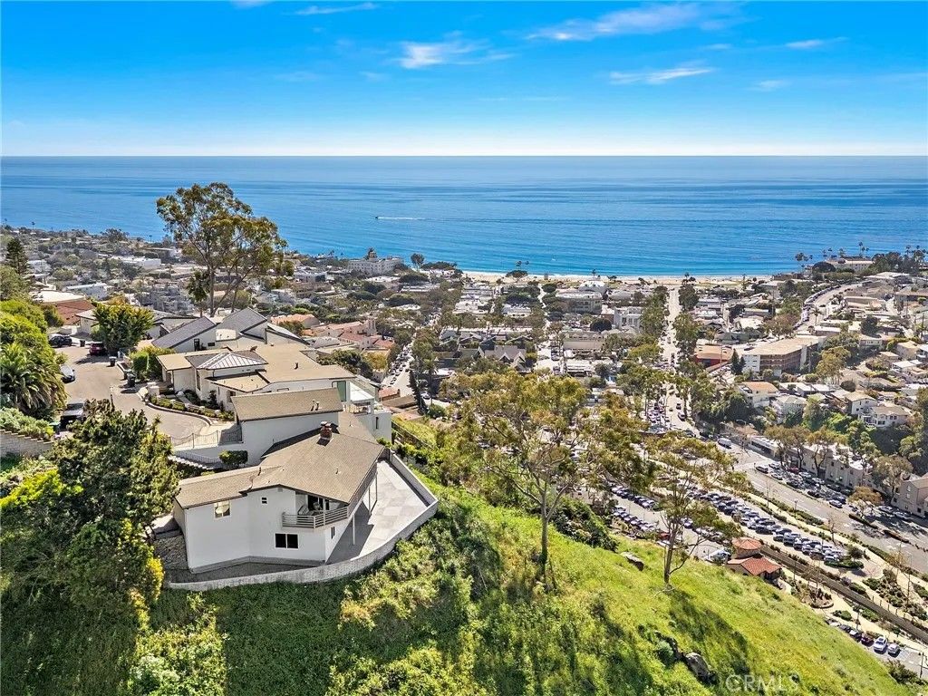 Photo of 696 Mystic View, Laguna Beach, CA 92651 (MLS # OC26074077)