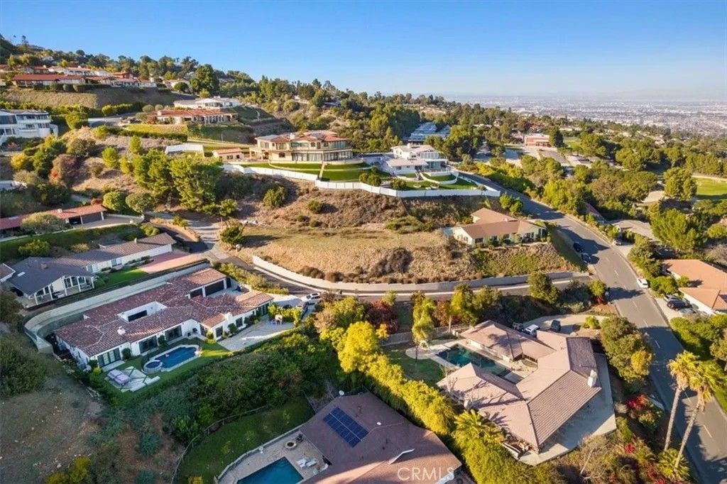 Photo of 2958 Crownview Dr, Rancho Palos Verdes, CA 90275 (MLS # PV26100977)