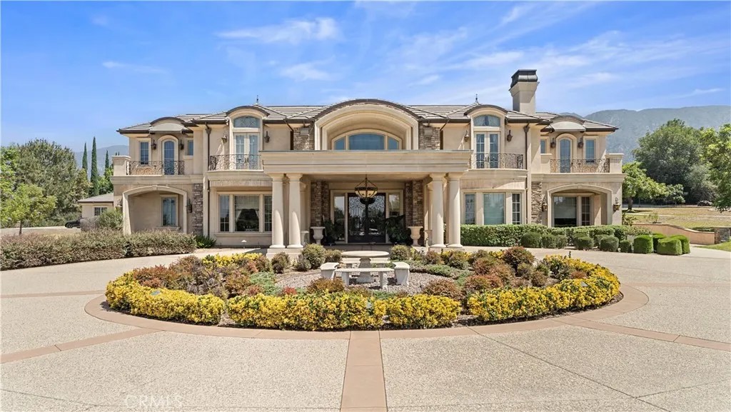 1433 Royal Oaks