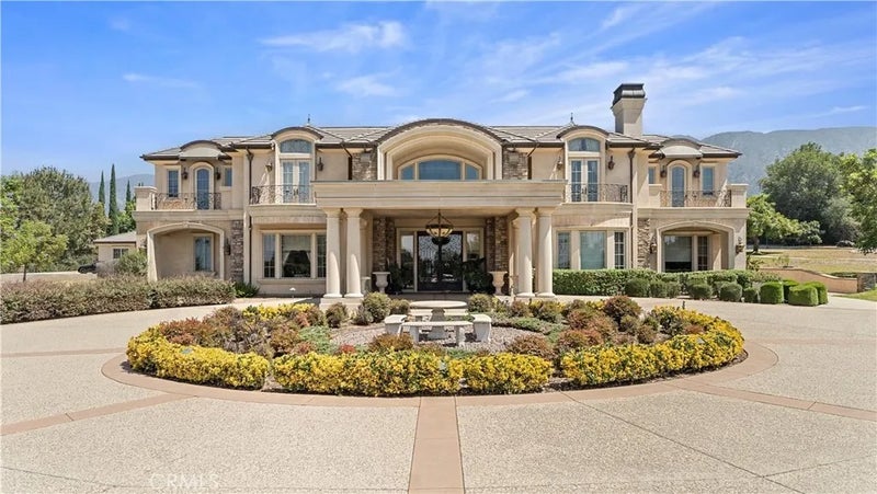 1433 Royal Oaks