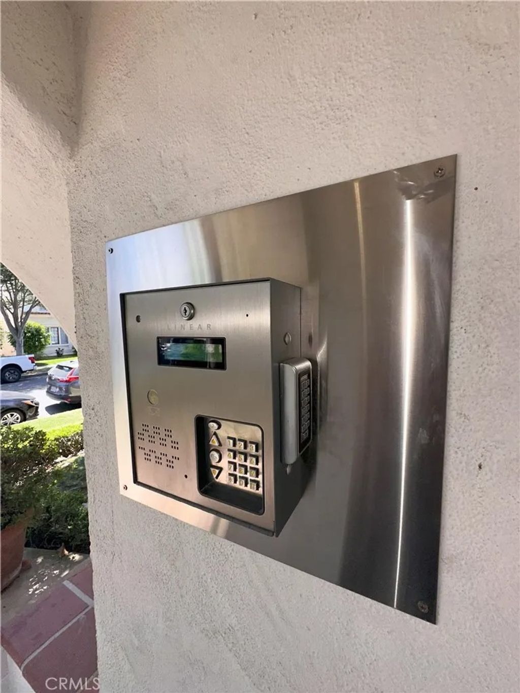 Photo of 137 S Roxbury Drive, Beverly Hills, CA 90212 (MLS # PW25267241)