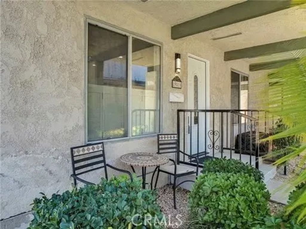 Photo of 19816 Spanish Oak Dr, Newhall, CA 91321 (MLS # SR26021268)