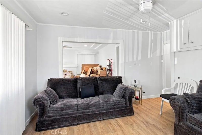 1321 W 60th