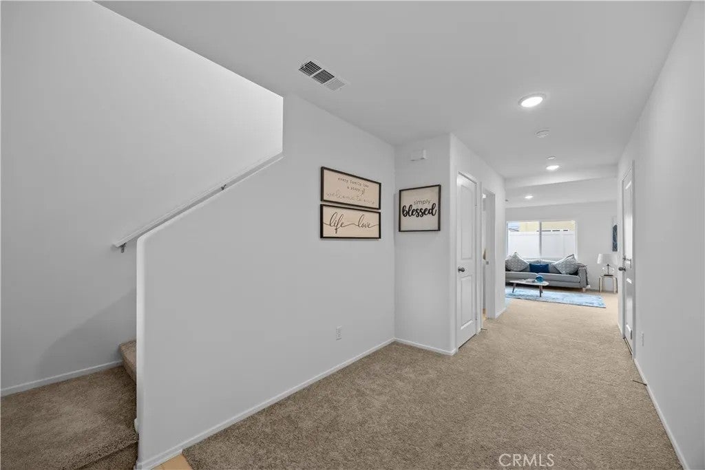 2168 REDWOOD Lane