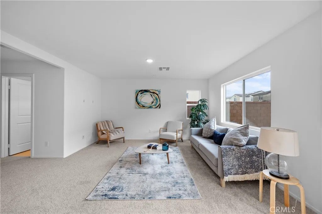 2168 REDWOOD Lane