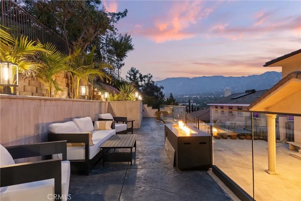 3435 Oakmont View Drive