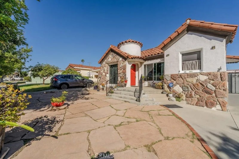 1539 W 94th Place
