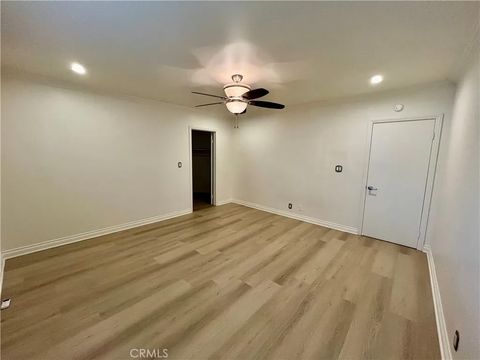 Tiny photo for 3010 Montrose Ave #33, La Crescenta, CA 91214 (MLS # SW25246444)