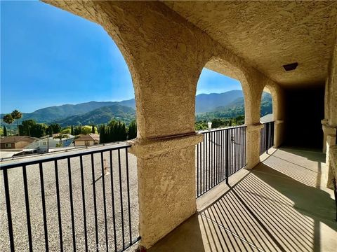 Tiny photo for 3010 Montrose Ave #33, La Crescenta, CA 91214 (MLS # SW25246444)