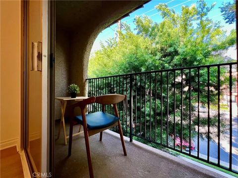Tiny photo for 3010 Montrose Ave #33, La Crescenta, CA 91214 (MLS # SW25246444)