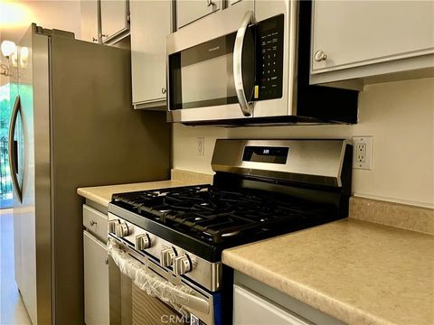 Tiny photo for 3010 Montrose Ave #33, La Crescenta, CA 91214 (MLS # SW25246444)