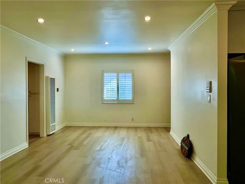 Tiny photo for 3010 Montrose Ave #33, La Crescenta, CA 91214 (MLS # SW25246444)