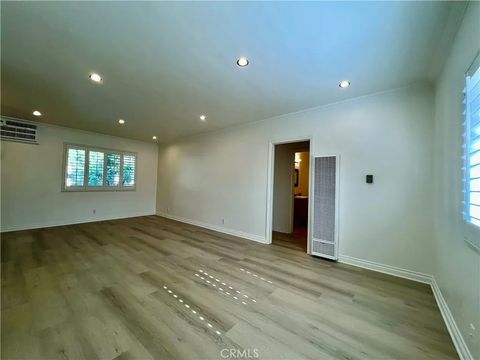 Tiny photo for 3010 Montrose Ave #33, La Crescenta, CA 91214 (MLS # SW25246444)