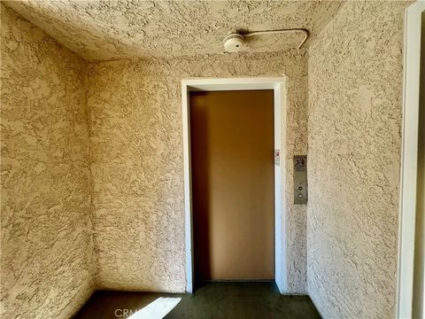 Tiny photo for 3010 Montrose Ave #33, La Crescenta, CA 91214 (MLS # SW25246444)