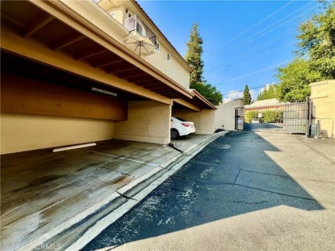 Tiny photo for 3010 Montrose Ave #33, La Crescenta, CA 91214 (MLS # SW25246444)