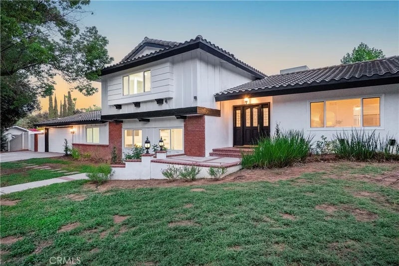 2350 Shadow Hill Drive
