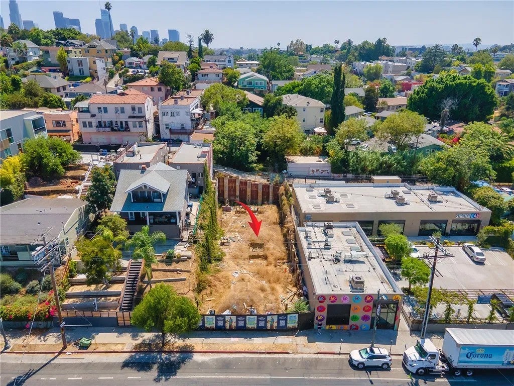 1492 W Sunset