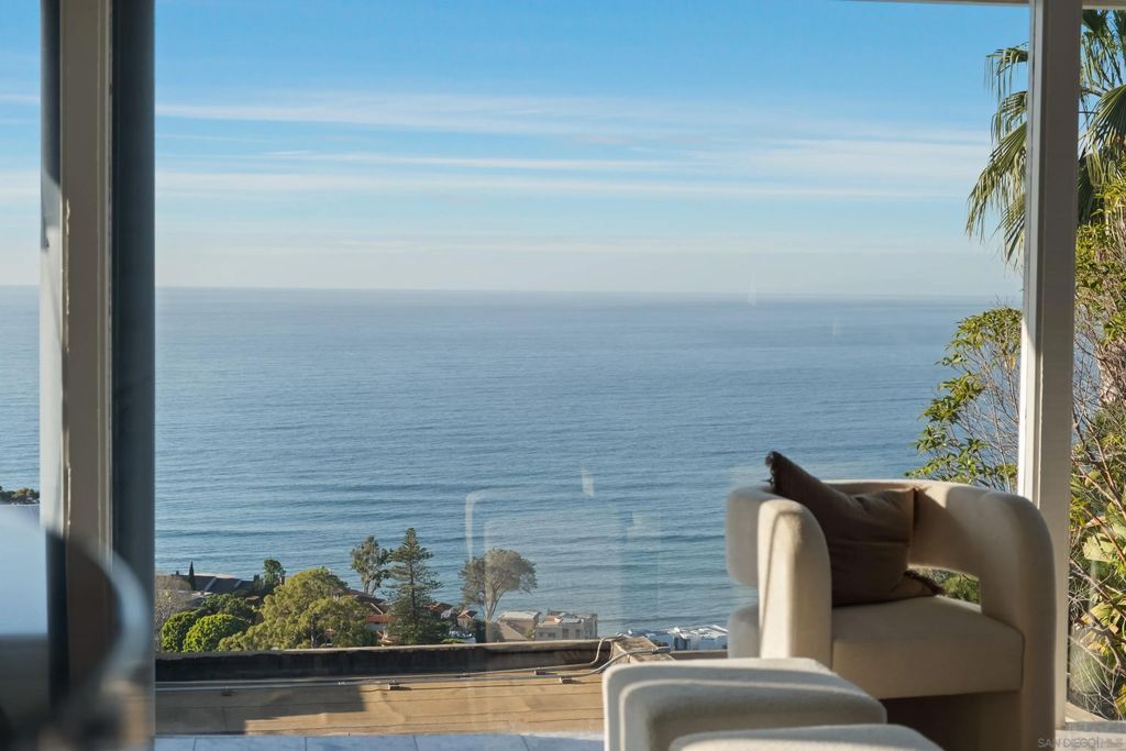 Photo of 1705 Valdes Dr, La Jolla, CA 92037 (MLS # 260005394)