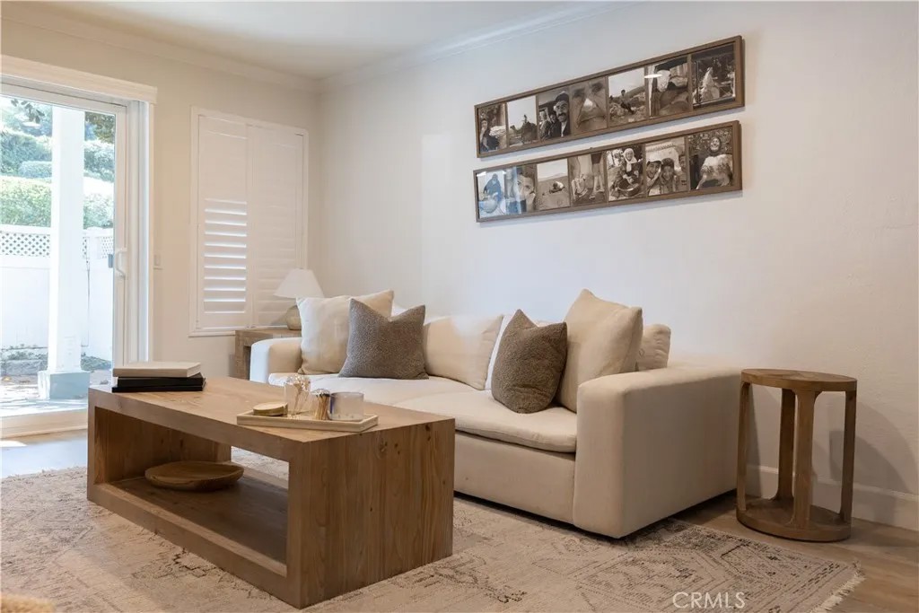 1322 W Park Western 211