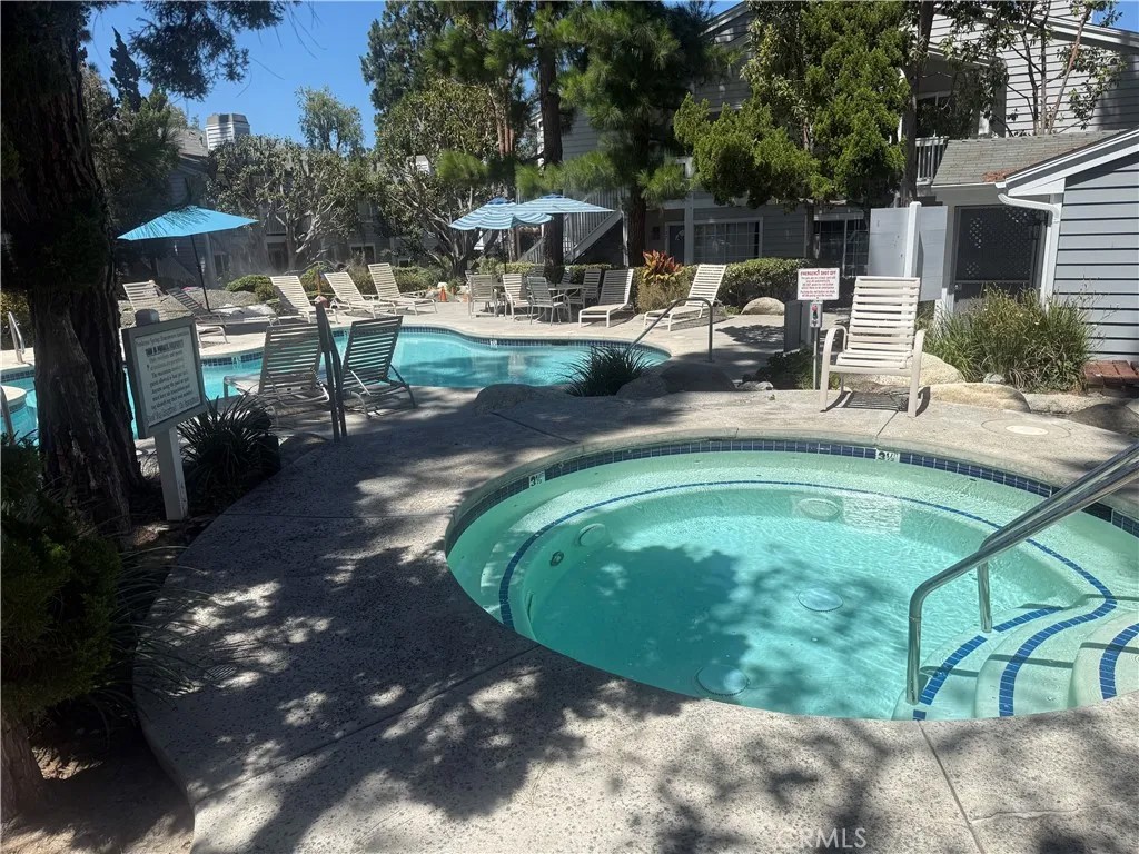 1322 W Park Western 211