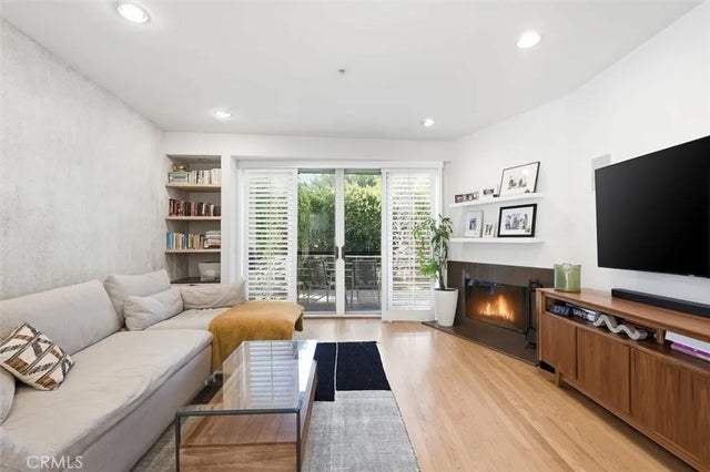 943 14th Street 101 #101, Santa Monica