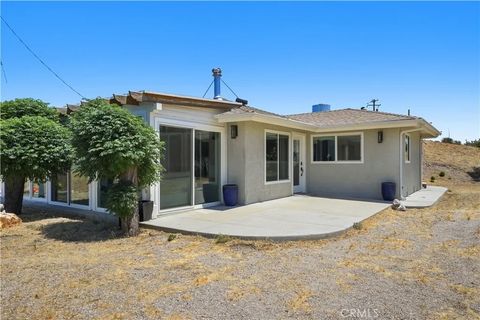 Photo of 30668 Tick Canyon Rd, Canyon Country, CA 91387 (MLS # SR26106632)