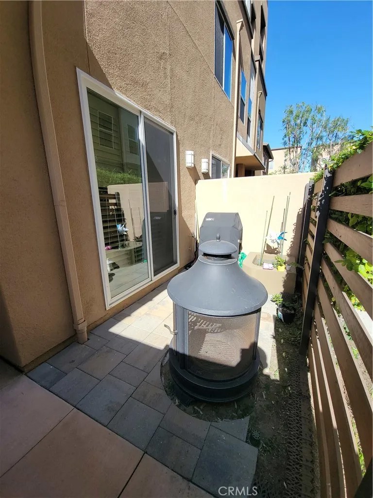 1568 W Artesia Square E