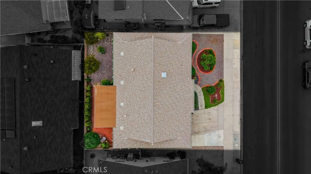 1221 W Mayberry Avenue