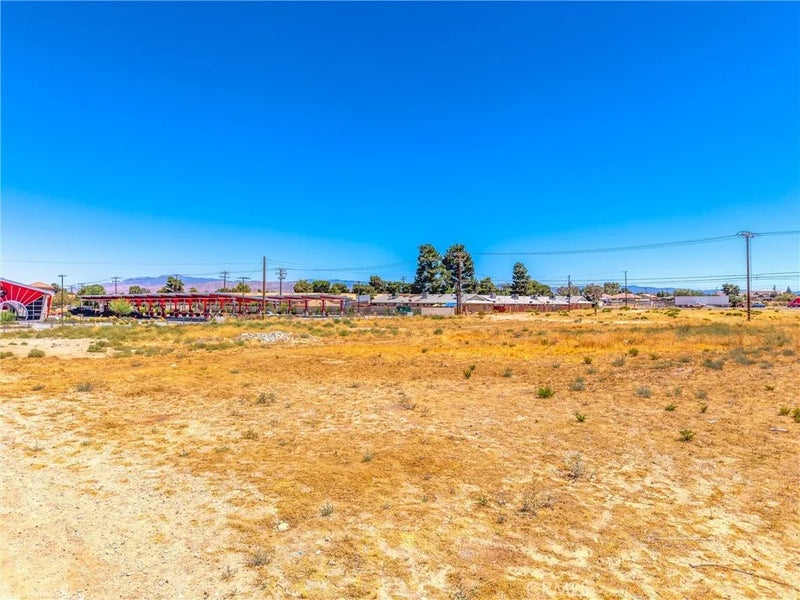 15335 Bear Valley