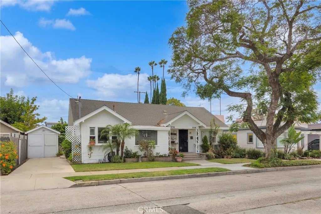 Photo of 3728 E Colorado ST, Long Beach, CA 90814 (MLS # PW26156588)