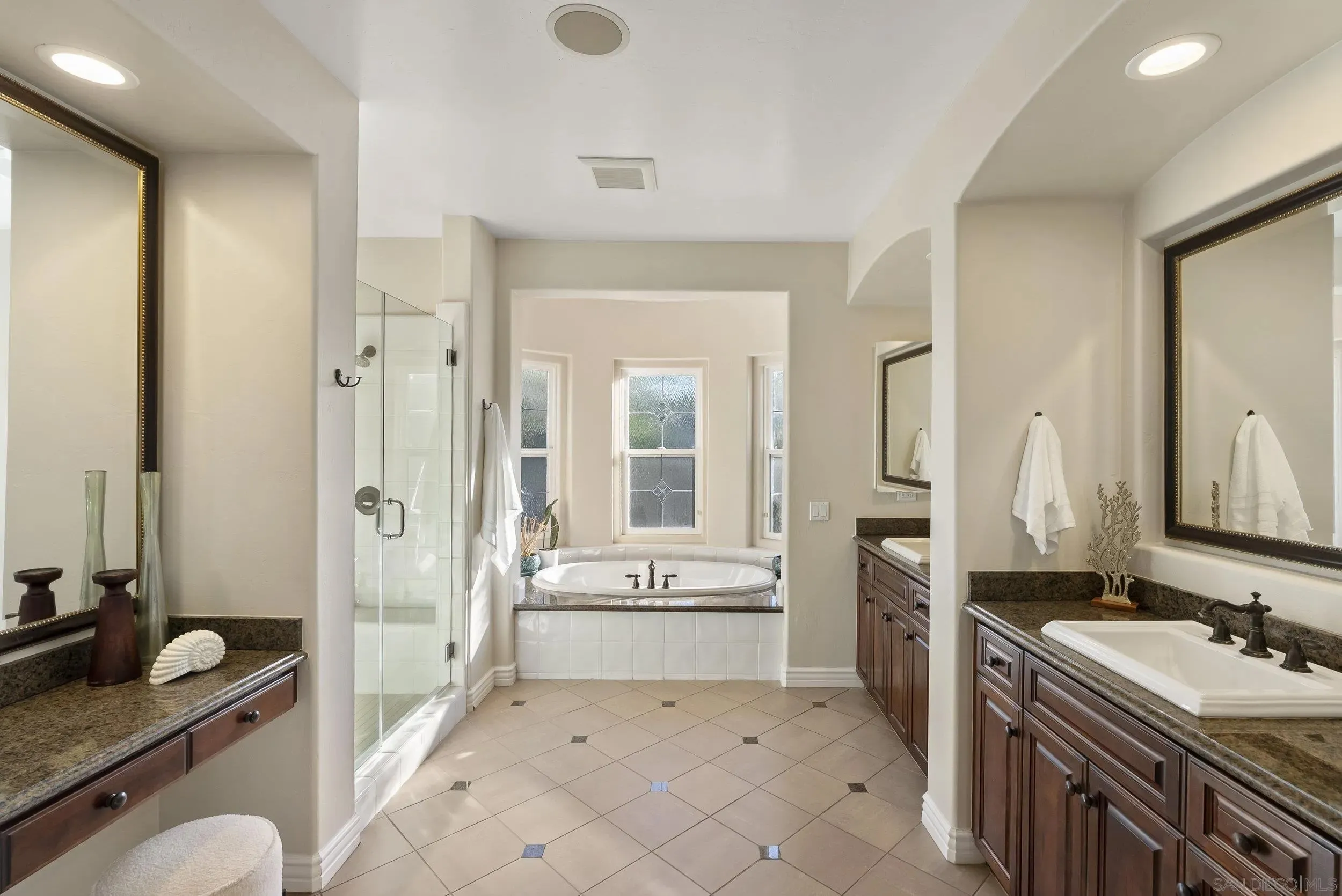 San Diego, California 92127, United States, 5 Bedrooms Bedrooms, ,4 BathroomsBathrooms,Residential,Active,249433